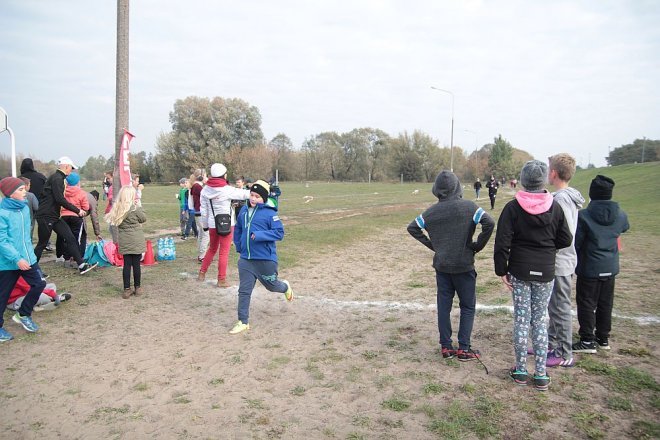 Ostrołęka: Pobiegli z „jedynką” na Dzień Nauczyciela [14.10.2015] - zdjęcie #19 - eOstroleka.pl