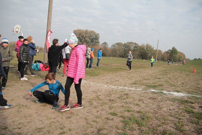 Ostrołęka: Pobiegli z „jedynką” na Dzień Nauczyciela [14.10.2015] - zdjęcie #17 - eOstroleka.pl