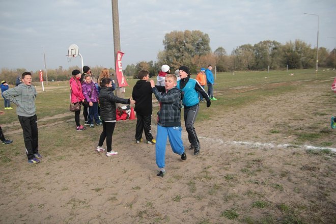 Ostrołęka: Pobiegli z „jedynką” na Dzień Nauczyciela [14.10.2015] - zdjęcie #15 - eOstroleka.pl