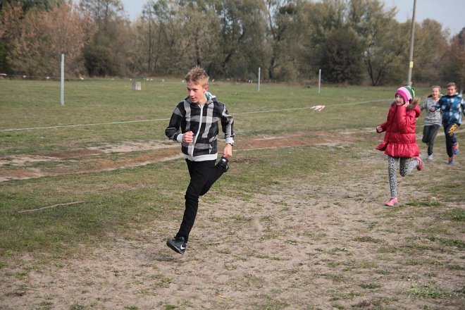 Ostrołęka: Pobiegli z „jedynką” na Dzień Nauczyciela [14.10.2015] - zdjęcie #14 - eOstroleka.pl