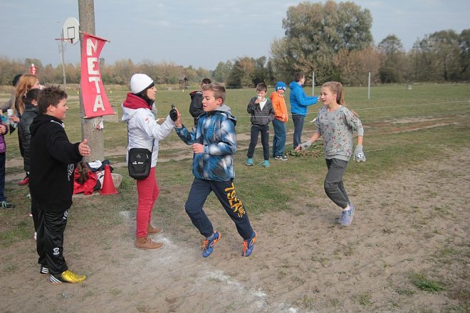 Ostrołęka: Pobiegli z „jedynką” na Dzień Nauczyciela [14.10.2015] - zdjęcie #76 - eOstroleka.pl