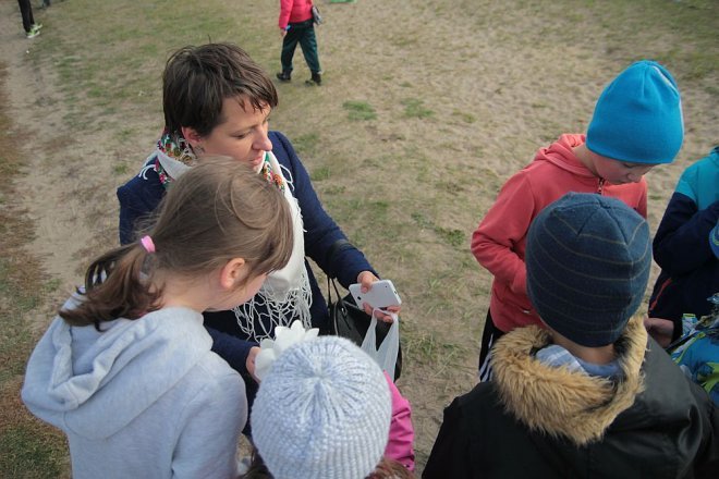 Ostrołęka: Pobiegli z „jedynką” na Dzień Nauczyciela [14.10.2015] - zdjęcie #8 - eOstroleka.pl