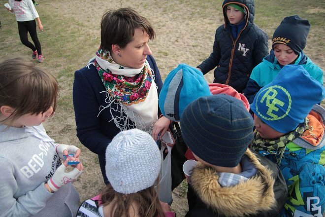 Ostrołęka: Pobiegli z „jedynką” na Dzień Nauczyciela [14.10.2015] - zdjęcie #6 - eOstroleka.pl