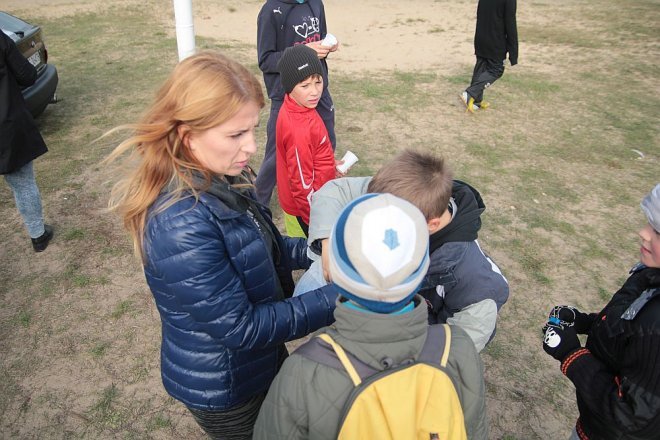 Ostrołęka: Pobiegli z „jedynką” na Dzień Nauczyciela [14.10.2015] - zdjęcie #5 - eOstroleka.pl