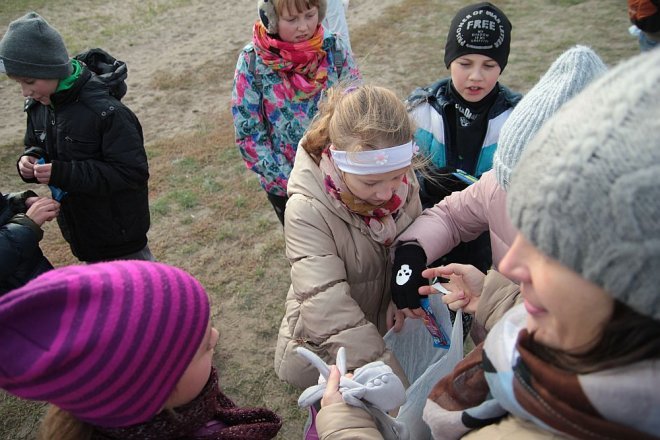 Ostrołęka: Pobiegli z „jedynką” na Dzień Nauczyciela [14.10.2015] - zdjęcie #2 - eOstroleka.pl