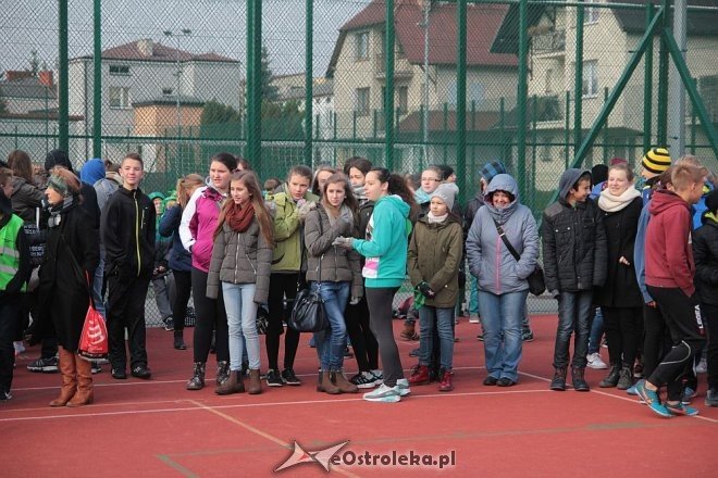 KusyChallange: Gimnazjaliści z „jedynki” rzucają wyzwanie mieszkańcom Ostrołęki [ZDJĘCIA] - zdjęcie #16 - eOstroleka.pl