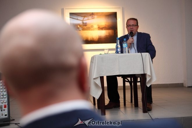 Piotr Gociek w Ostrołęce: Promocja książki „Pozamiatane. Jak Platforma Obywatelska porwała Polskę” [14.10.2015] - zdjęcie #13 - eOstroleka.pl