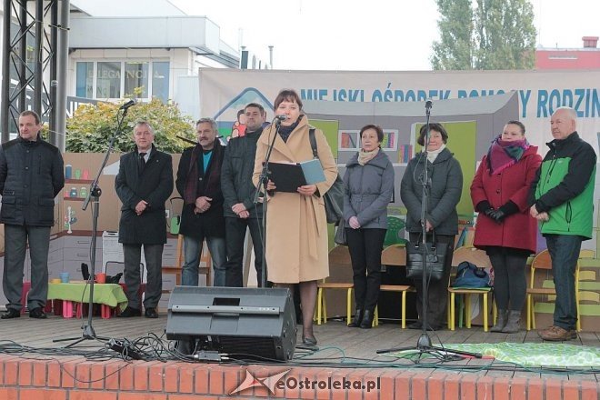 Ostrołęka: Miejskie obchody Międzynarodowego Dnia Walki z Ubóstwem [16.10.2015] - zdjęcie #64 - eOstroleka.pl