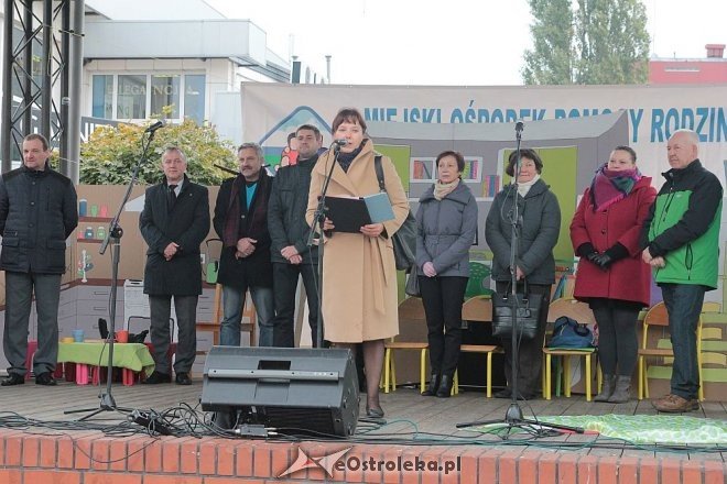 Ostrołęka: Miejskie obchody Międzynarodowego Dnia Walki z Ubóstwem [16.10.2015] - zdjęcie #11 - eOstroleka.pl