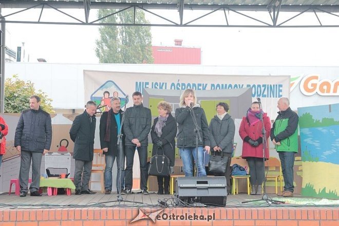 Ostrołęka: Miejskie obchody Międzynarodowego Dnia Walki z Ubóstwem [16.10.2015] - zdjęcie #72 - eOstroleka.pl