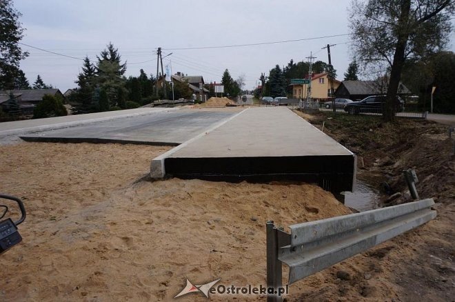 Budowy mostów przez Omulew na finiszu [16.10.2015] - zdjęcie #4 - eOstroleka.pl