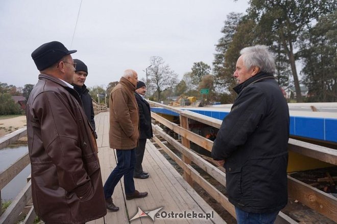 Budowy mostów przez Omulew na finiszu [16.10.2015] - zdjęcie #1 - eOstroleka.pl