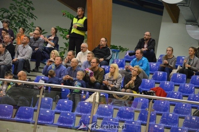 Energa Omis Ostrołęka - AGH Kraków (17.10.2015] - zdjęcie #9 - eOstroleka.pl