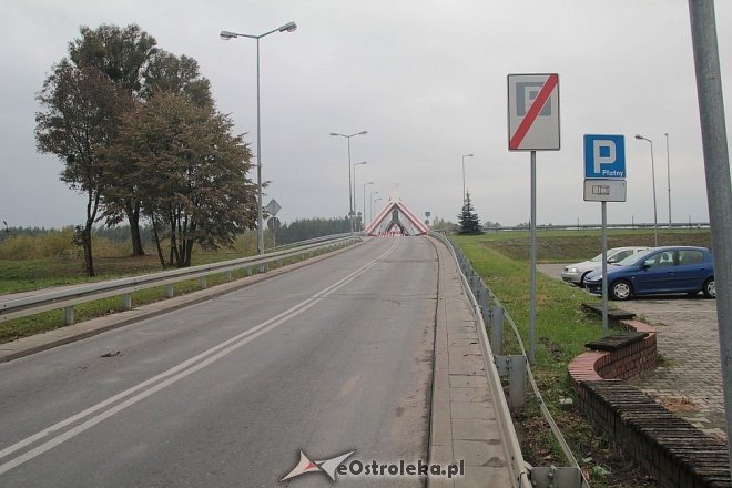 Nowy most otwarty dla ruchu. Wcześniej niż zapowiadano [19.10.2015] - zdjęcie #1 - eOstroleka.pl