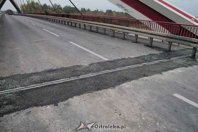 Nowy most otwarty dla ruchu. Wcześniej niż zapowiadano [19.10.2015] - zdjęcie #8 - eOstroleka.pl