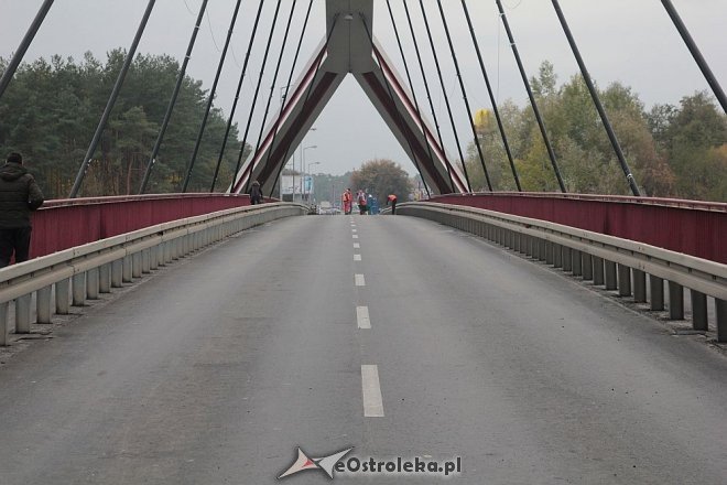 Nowy most otwarty dla ruchu. Wcześniej niż zapowiadano [19.10.2015] - zdjęcie #10 - eOstroleka.pl