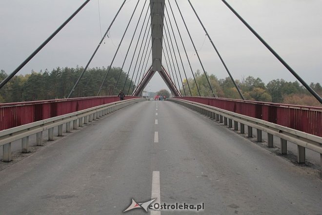 Nowy most otwarty dla ruchu. Wcześniej niż zapowiadano [19.10.2015] - zdjęcie #11 - eOstroleka.pl