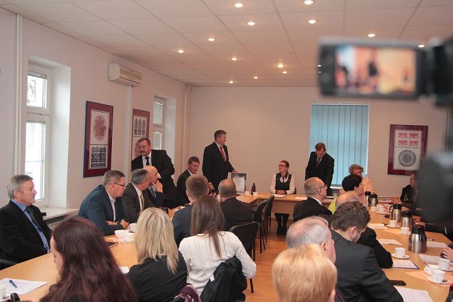 XI sesja Rady Powiatu w Ostrołęce za nami [19.10.2015] - zdjęcie #1 - eOstroleka.pl