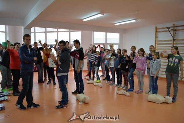 Uczniowie z Łysych bili rekord z WOŚP-em [19.10.2015] - zdjęcie #1 - eOstroleka.pl
