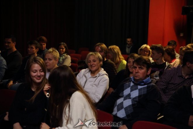 Spektakl „Klatka” w ostrołęckim Klubie Oczko [23.10.2015] - zdjęcie #2 - eOstroleka.pl