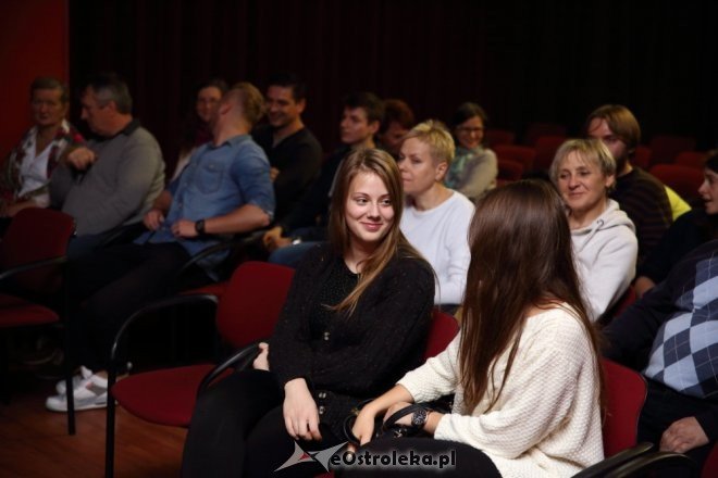 Spektakl „Klatka” w ostrołęckim Klubie Oczko [23.10.2015] - zdjęcie #4 - eOstroleka.pl