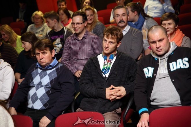 Spektakl „Klatka” w ostrołęckim Klubie Oczko [23.10.2015] - zdjęcie #32 - eOstroleka.pl
