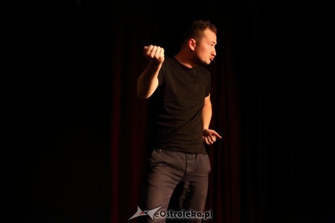 Spektakl „Klatka” w ostrołęckim Klubie Oczko [23.10.2015] - zdjęcie #19 - eOstroleka.pl