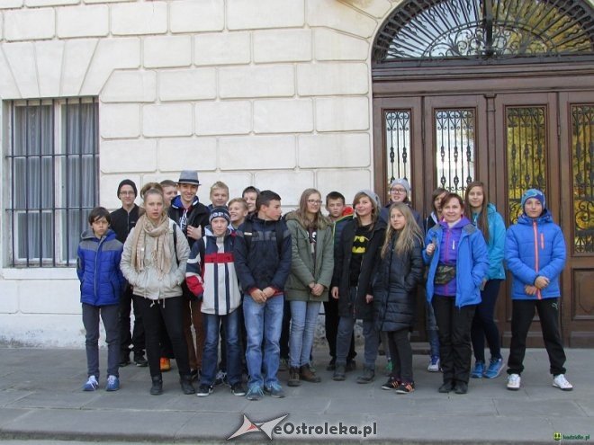 Gimnazjaliści z Kadzidła zwiedzili Kampinowski Park Narodowy [26.10.2015] - zdjęcie #1 - eOstroleka.pl