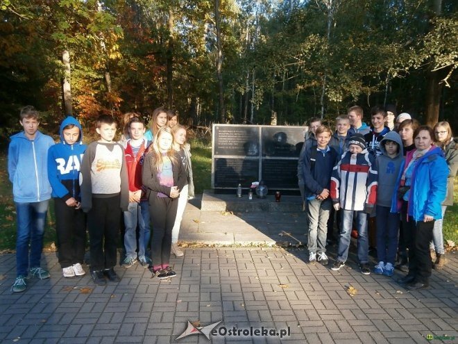 Gimnazjaliści z Kadzidła zwiedzili Kampinowski Park Narodowy [26.10.2015] - zdjęcie #3 - eOstroleka.pl