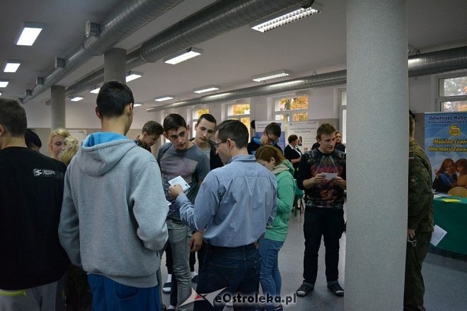 Ogólnopolski Tydzień Kariery w ZSZ nr 2 w Ostrołęce [27.10.2015] - zdjęcie #4 - eOstroleka.pl