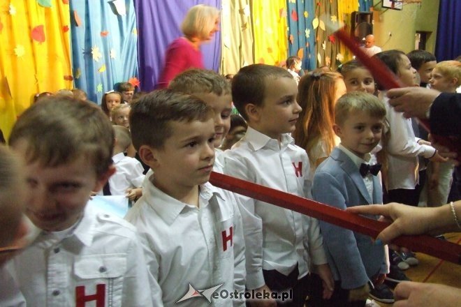 Pasowanie na „pierwszaka w ostrołęckiej jedynce [28.10.2015] - zdjęcie #4 - eOstroleka.pl
