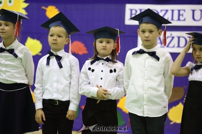 Pasowanie na ucznia w Szkole Podstawowej w Rzekuniu [29.10.2015] - zdjęcie #37 - eOstroleka.pl