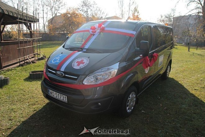 Podopieczni DPS Wrzos mają własny, nowy samochód [30.10.2015] - zdjęcie #3 - eOstroleka.pl