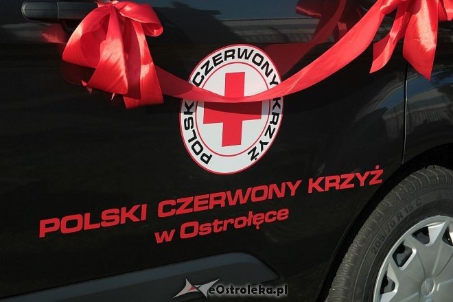 Podopieczni DPS Wrzos mają własny, nowy samochód [30.10.2015] - zdjęcie #7 - eOstroleka.pl