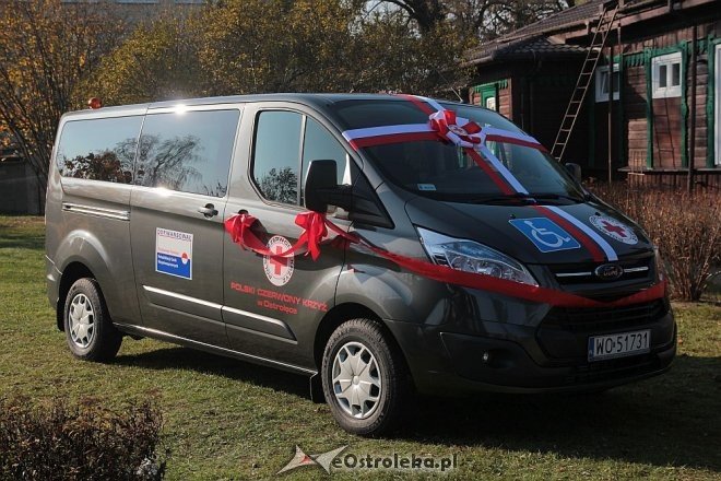 Podopieczni DPS Wrzos mają własny, nowy samochód [30.10.2015] - zdjęcie #10 - eOstroleka.pl