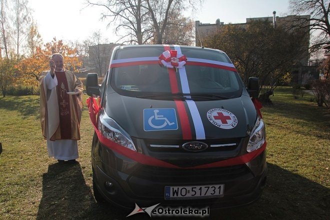 Podopieczni DPS Wrzos mają własny, nowy samochód [30.10.2015] - zdjęcie #12 - eOstroleka.pl