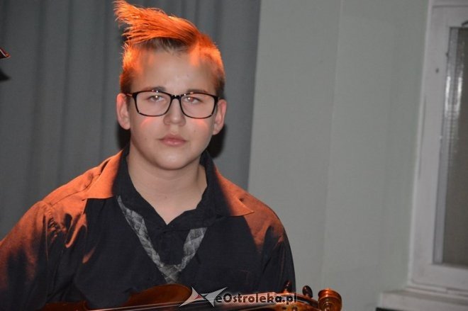 Wiosenny bal pełni księżyca w Klubie Oczko [30.10.2015] - zdjęcie #25 - eOstroleka.pl