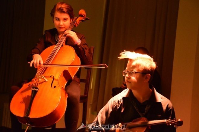 Wiosenny bal pełni księżyca w Klubie Oczko [30.10.2015] - zdjęcie #24 - eOstroleka.pl