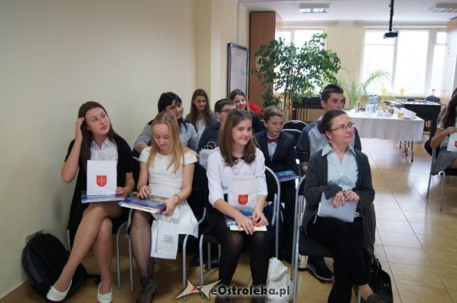 XXXII edycja konkursu recytatorskiego „Kurpie Zielone w Literaturze” [30.10.2015] - zdjęcie #34 - eOstroleka.pl