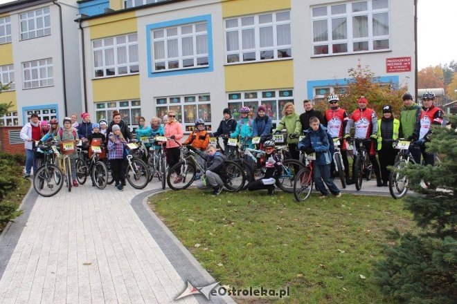 Jesienny Rajd Rowerowy uczniów ostrołęckiej „dziesiątki” [ZDJĘCIA] - zdjęcie #1 - eOstroleka.pl