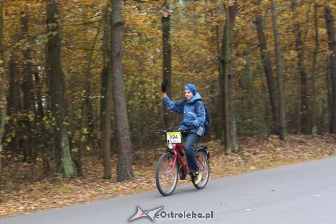 Jesienny Rajd Rowerowy uczniów ostrołęckiej „dziesiątki” [ZDJĘCIA] - zdjęcie #13 - eOstroleka.pl