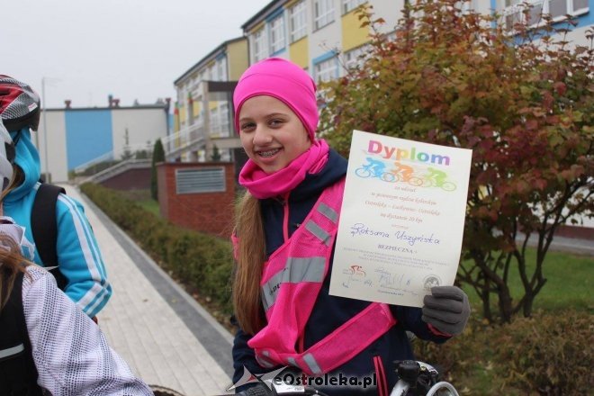 Jesienny Rajd Rowerowy uczniów ostrołęckiej „dziesiątki” [ZDJĘCIA] - zdjęcie #17 - eOstroleka.pl