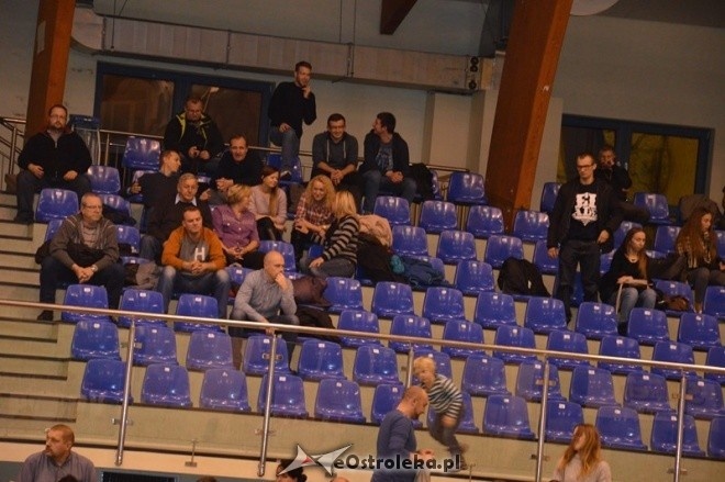 Energa Omis Ostrołęka - Hutnik Kraków [31.10.2015] - zdjęcie #90 - eOstroleka.pl