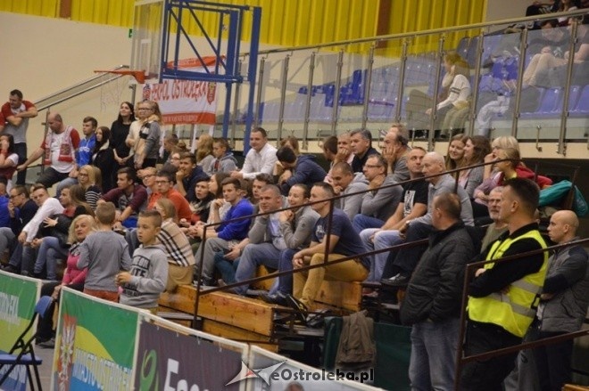 Energa Omis Ostrołęka - Hutnik Kraków [31.10.2015] - zdjęcie #68 - eOstroleka.pl