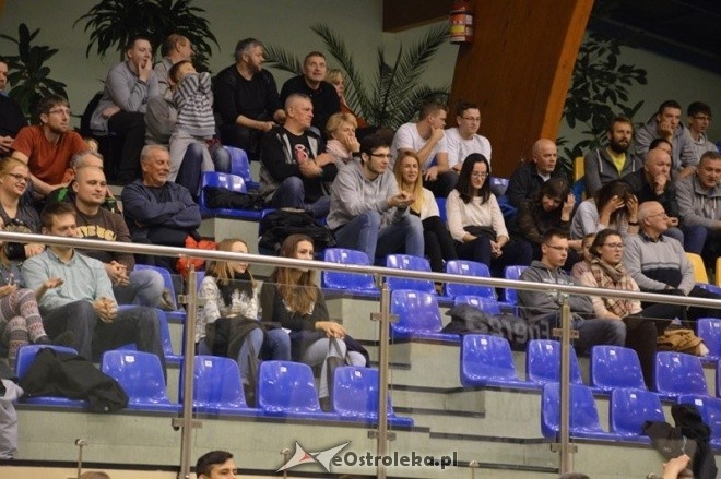 Energa Omis Ostrołęka - Hutnik Kraków [31.10.2015] - zdjęcie #35 - eOstroleka.pl