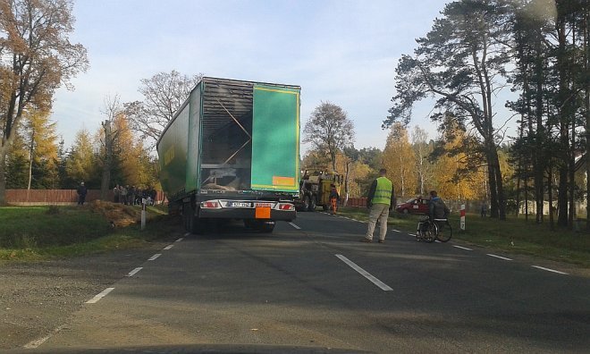 Wypadek w Rydzewie [01.11.2015] - zdjęcie #3 - eOstroleka.pl