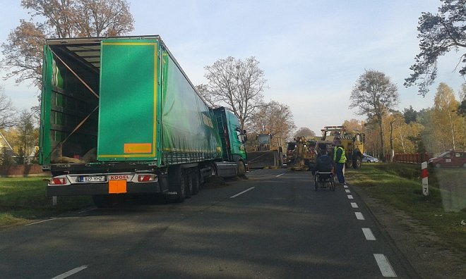 Wypadek w Rydzewie [01.11.2015] - zdjęcie #6 - eOstroleka.pl