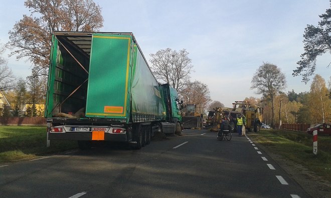 Wypadek w Rydzewie [01.11.2015] - zdjęcie #7 - eOstroleka.pl