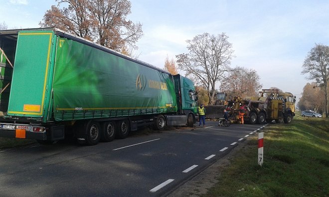 Wypadek w Rydzewie [01.11.2015] - zdjęcie #9 - eOstroleka.pl