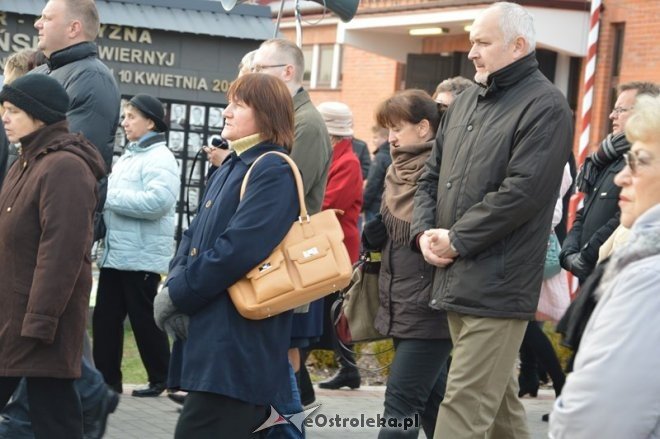 Uroczystość Wszystkich Świętych na cmentarzu komunalnym [01.11.2015] - zdjęcie #24 - eOstroleka.pl